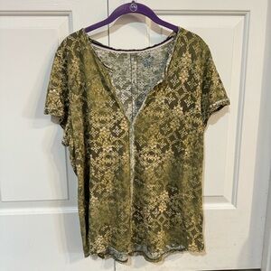 Anthropologie Green and Cream Patterned Tee